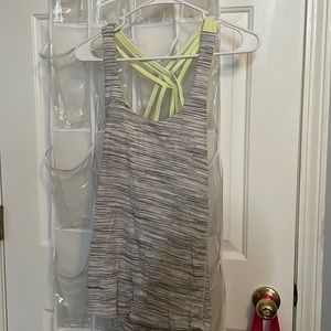 Lululemon tank